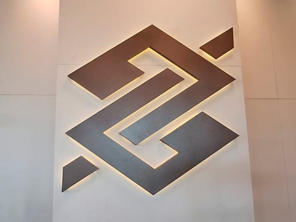 LETREIROS EM ACRILICO E PVC 01