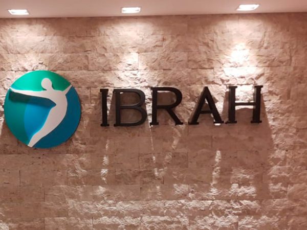 LETREIROS EM ACRILICO E PVC 07