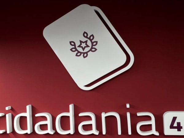 LETREIROS EM ACRILICO E PVC 22