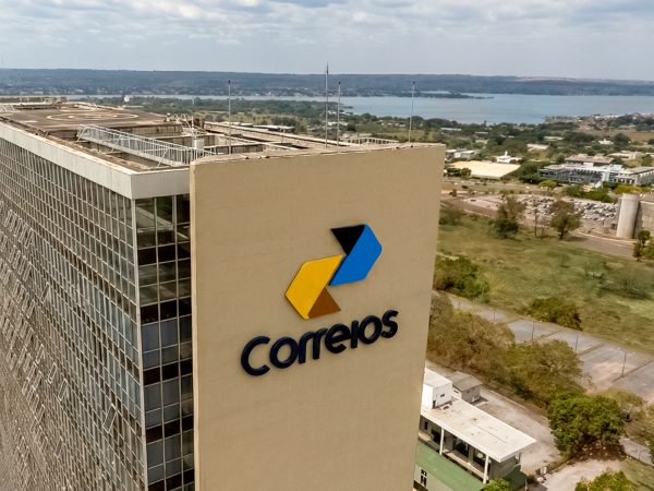 lasersign-empresa-brasilia-logotipo-em-letra-caixa-com-iluminacao-led-1920x1080-correios-sede