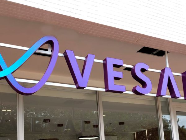 lasersign-sinalizacao-e-projetos-empresa-brasilia-letras-caixa-1920x1080-vesali