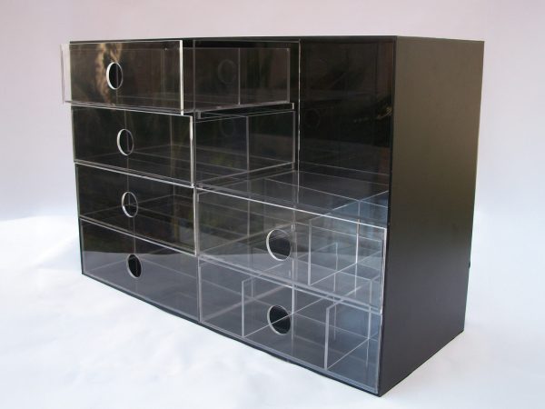 lasersign-sinalizacao-e-projetos-empresa-brasilia-projetos-especiais-logo-acrilico-1920x1080-caixa-acrilico