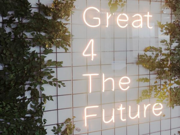 lasersign-sinalizacao-e-projetos-empresa-brasilia-projetos-especiais-logo-acrilico-1920x1080-neon-led