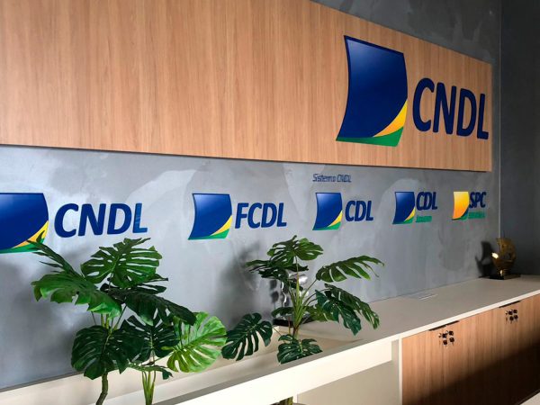 lasersign-sinalizacao-e-projetos-empresa-letreiros-em-acrilico-e-pvc-brasilia-1920x1080-cndl