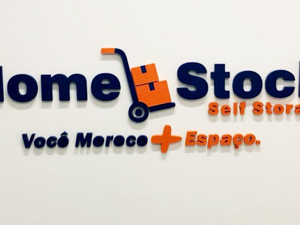 lasersign-sinalizacao-e-projetos-empresa-letreiros-em-acrilico-e-pvc-brasilia-1920x1080-home-stock-self-stora