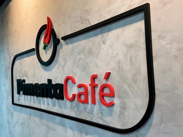 lasersign-sinalizacao-e-projetos-empresa-letreiros-em-acrilico-e-pvc-brasilia-1920x1080-pimenta-cafe