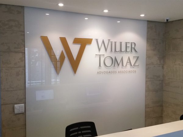 lasersign-sinalizacao-e-projetos-empresa-letreiros-em-acrilico-e-pvc-brasilia-1920x1080-willer-tomaz